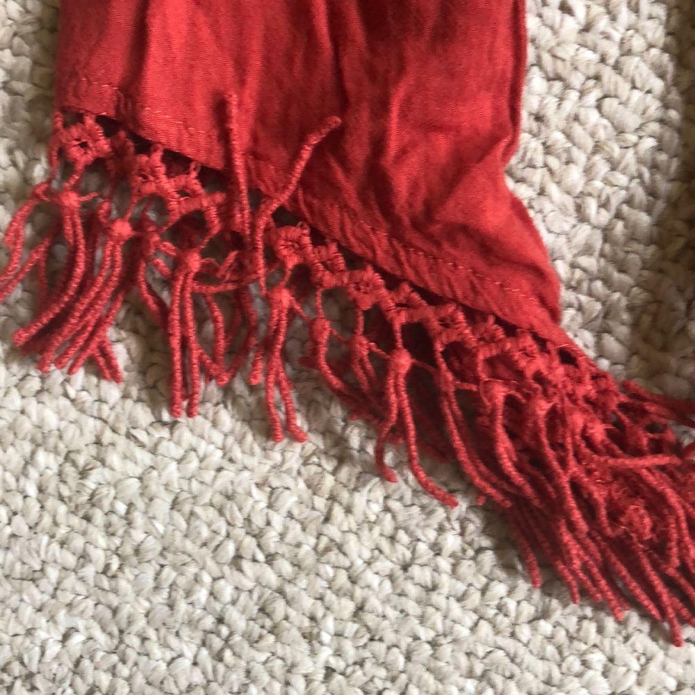 Soft T-shirt with intricate details - Picture 2 of 3